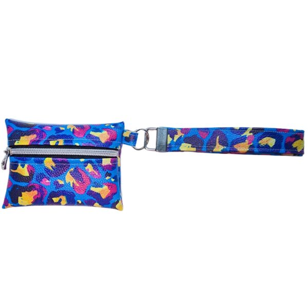 Bubblegum pouch with Wristlet - Leopard