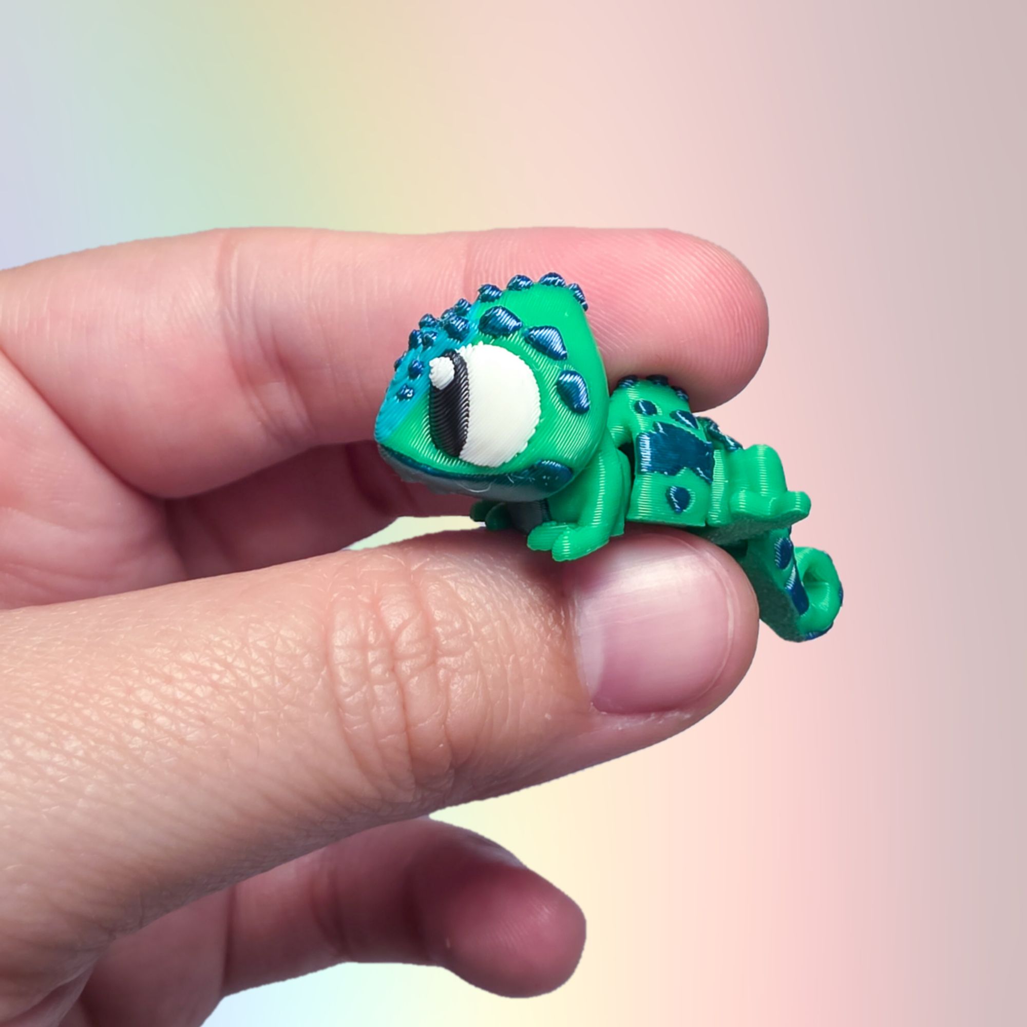 Articulated Pocket Chameleon - Image 2